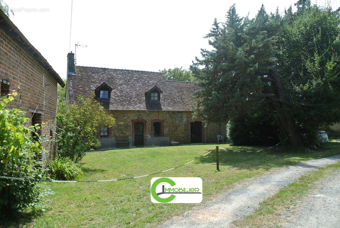 Maison à SEMUR-EN-VALLON