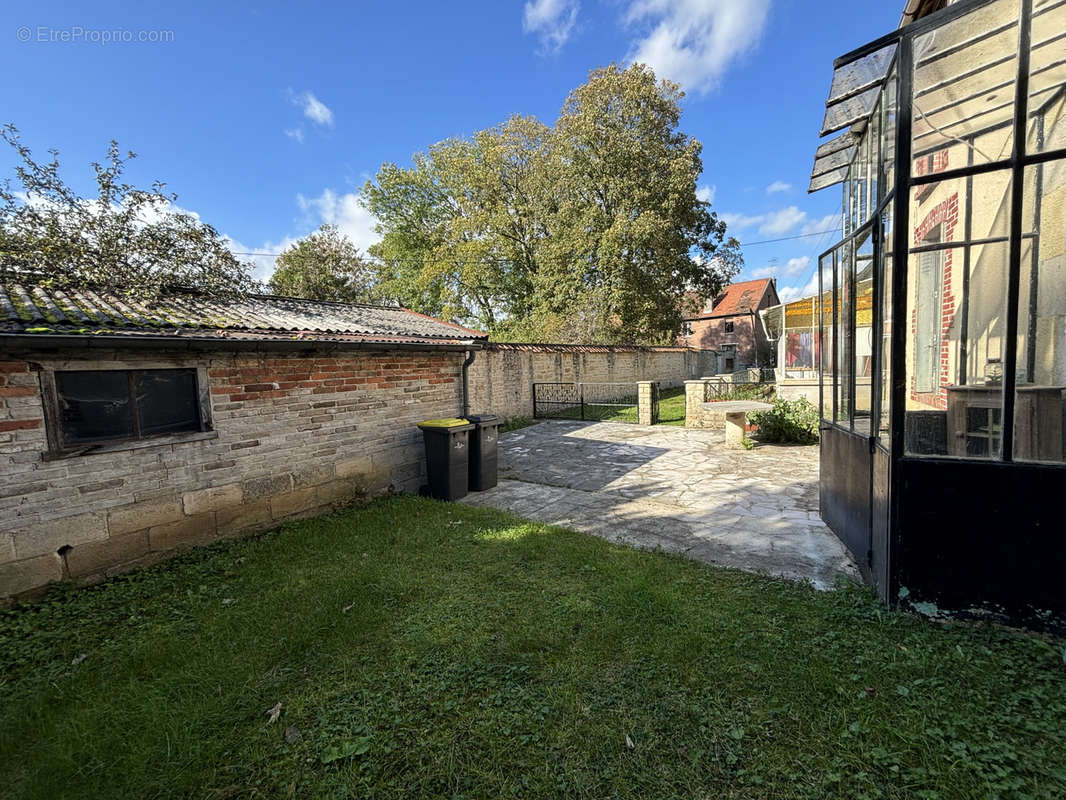 Maison à SAINTE-COLOMBE-SUR-SEINE