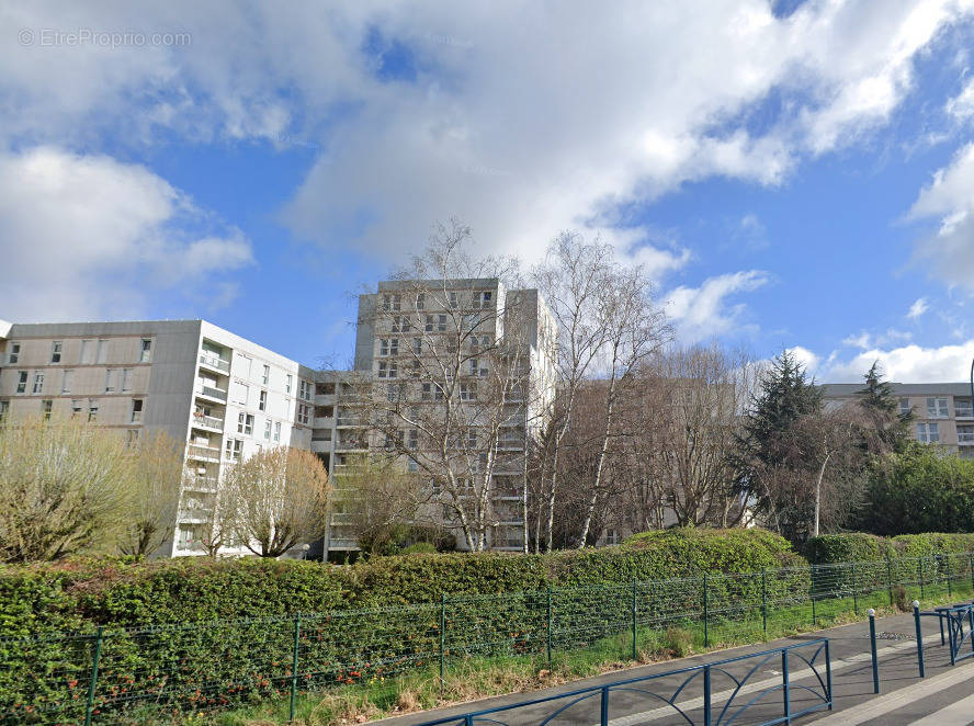 Appartement à LES LILAS