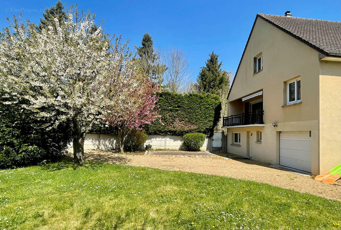 Maison à NOGENT-LE-ROI