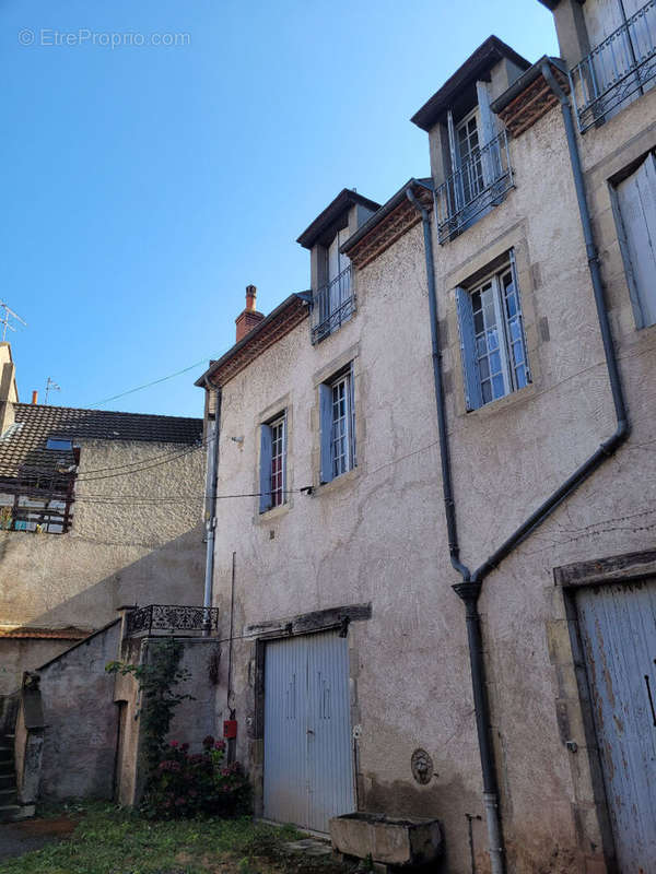 Appartement à SAINT-POURCAIN-SUR-SIOULE