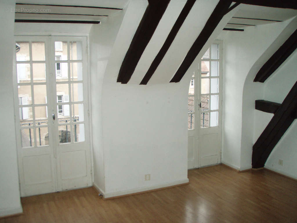 Appartement à SAINT-POURCAIN-SUR-SIOULE