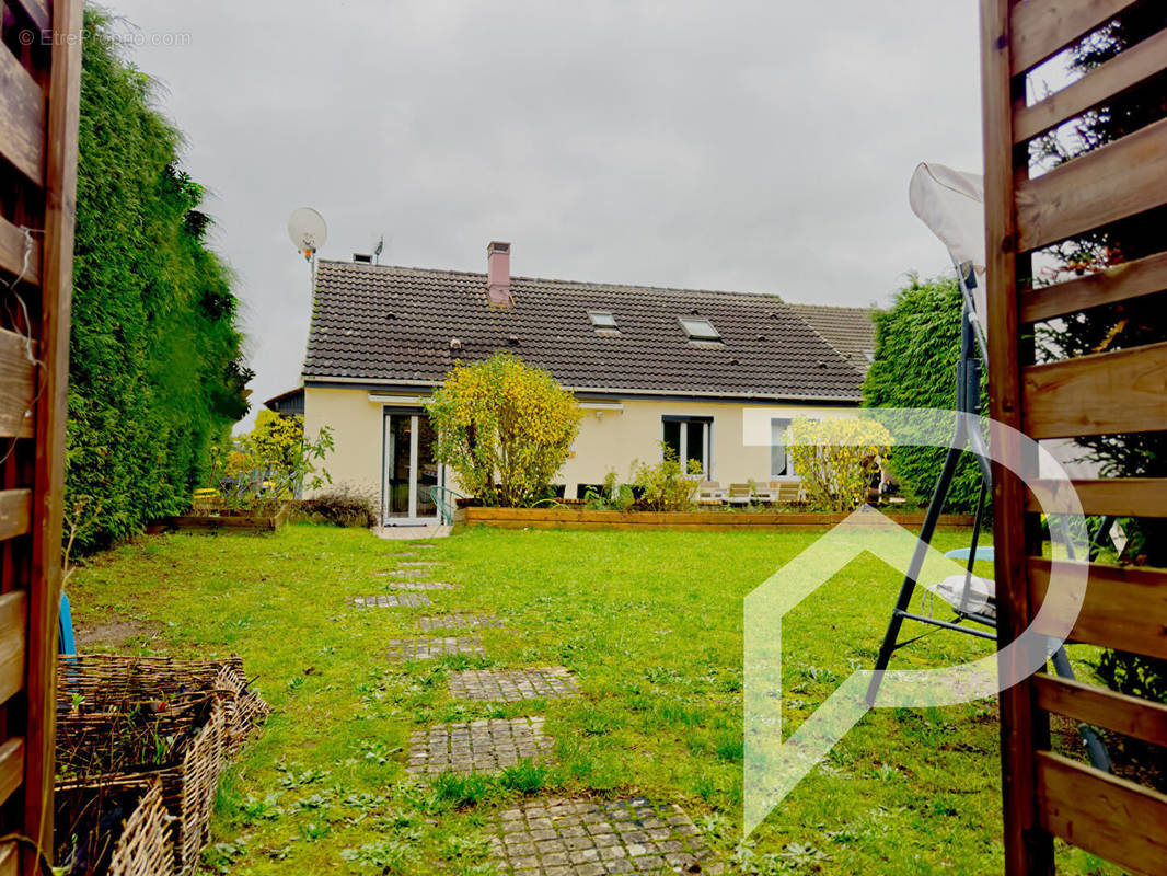 Maison à BRUYERES-SUR-OISE