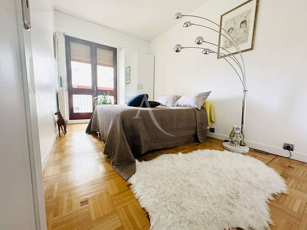 Appartement à PARIS-19E