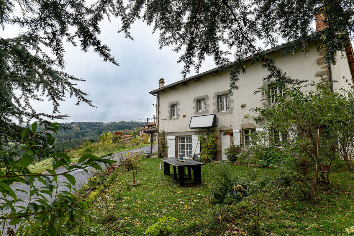 Maison à SAINT-BONNET-LE-CHASTEL