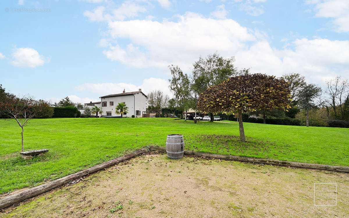 Maison à MARCILLY-D&#039;AZERGUES