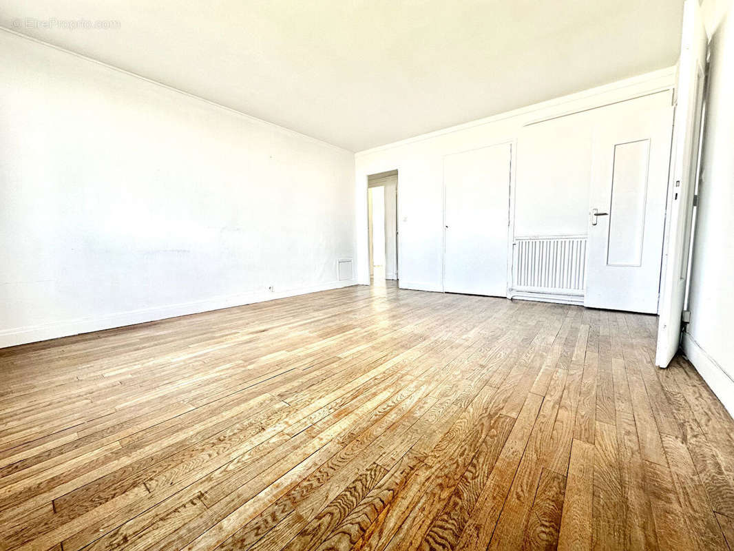 Appartement à PARIS-19E