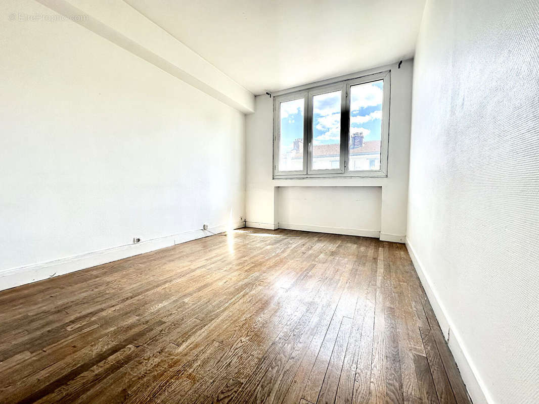 Appartement à PARIS-19E