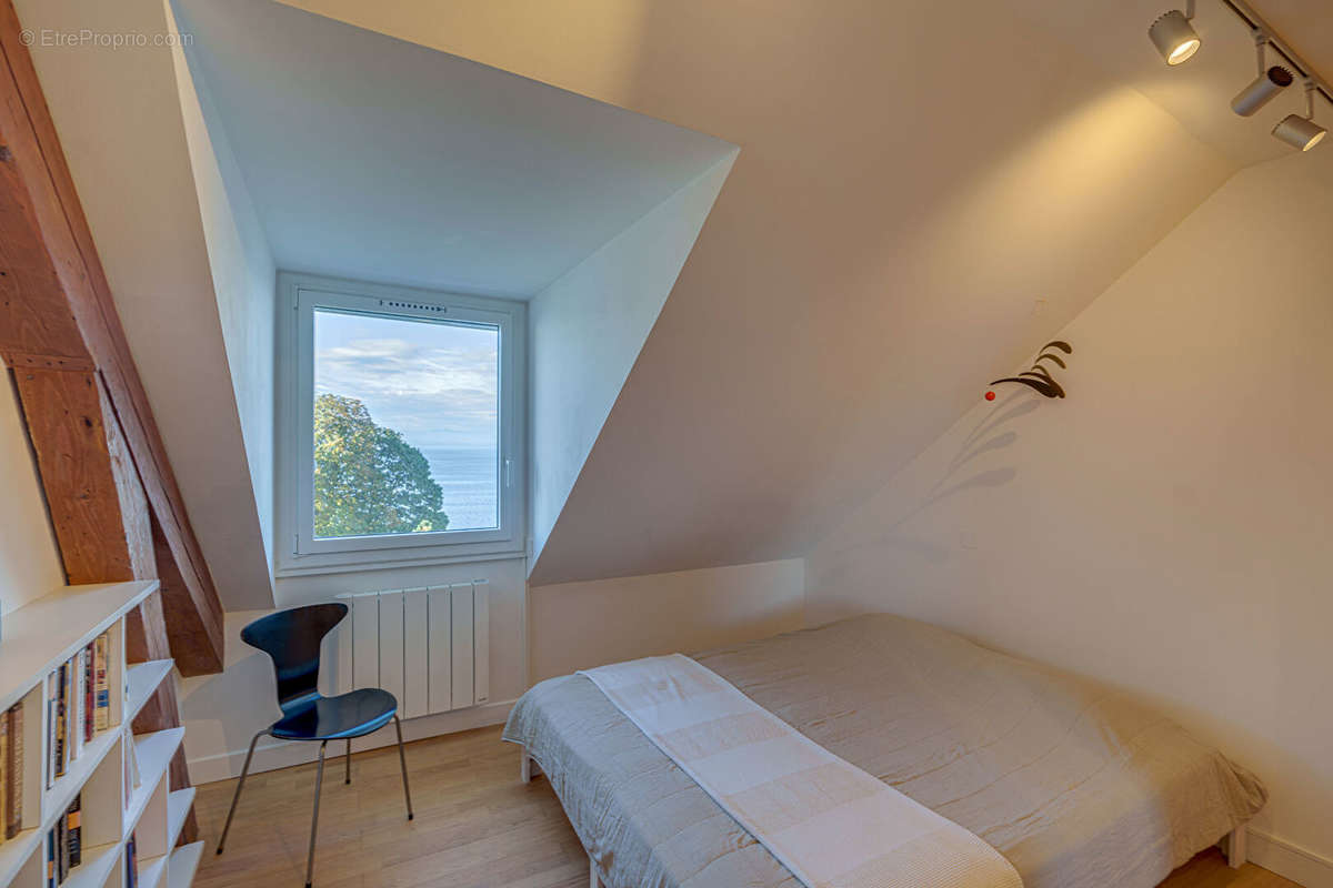 Appartement à EVIAN-LES-BAINS