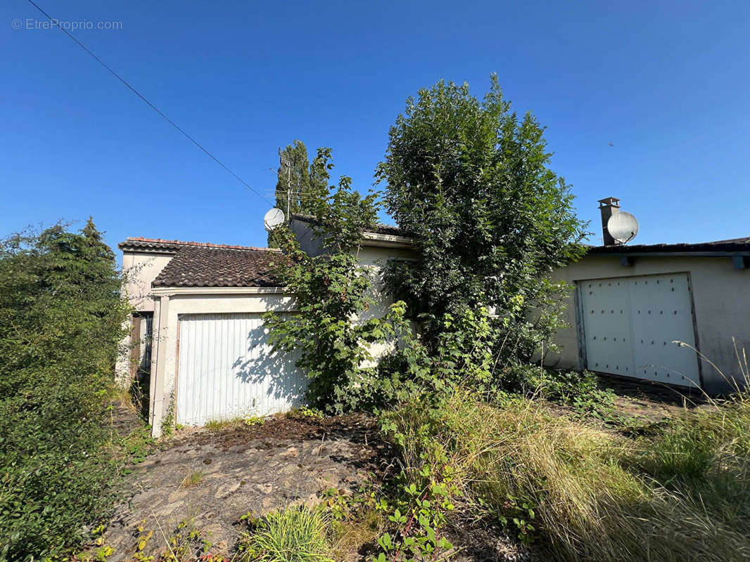 Maison à FLEURY