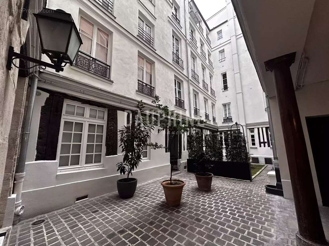 Appartement à PARIS-6E