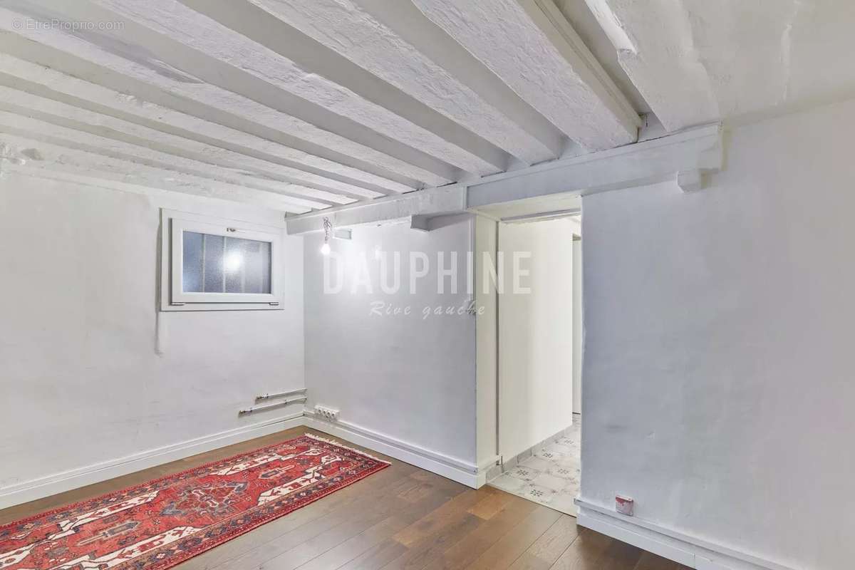 Appartement à PARIS-1E