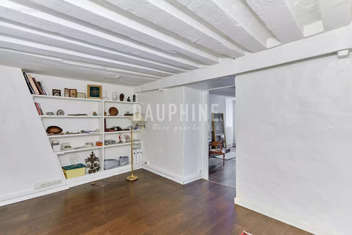 Appartement à PARIS-1E