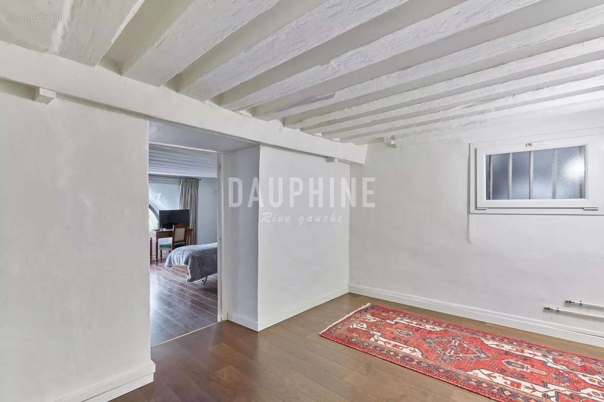 Appartement à PARIS-1E