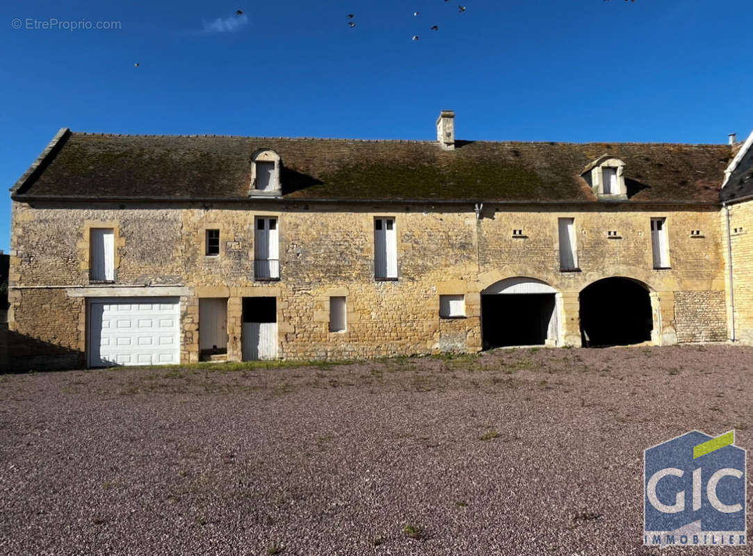 Maison à PUTOT-EN-BESSIN