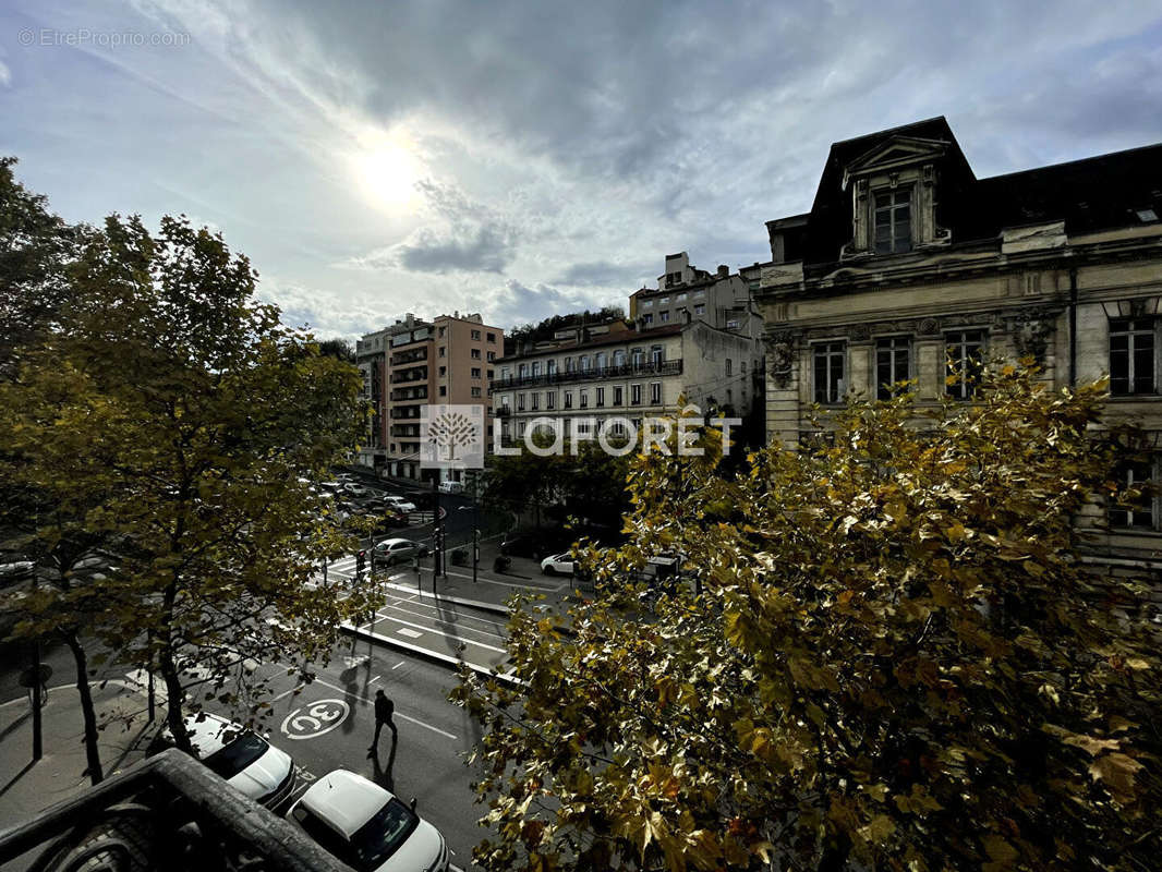 Appartement à SAINT-ETIENNE