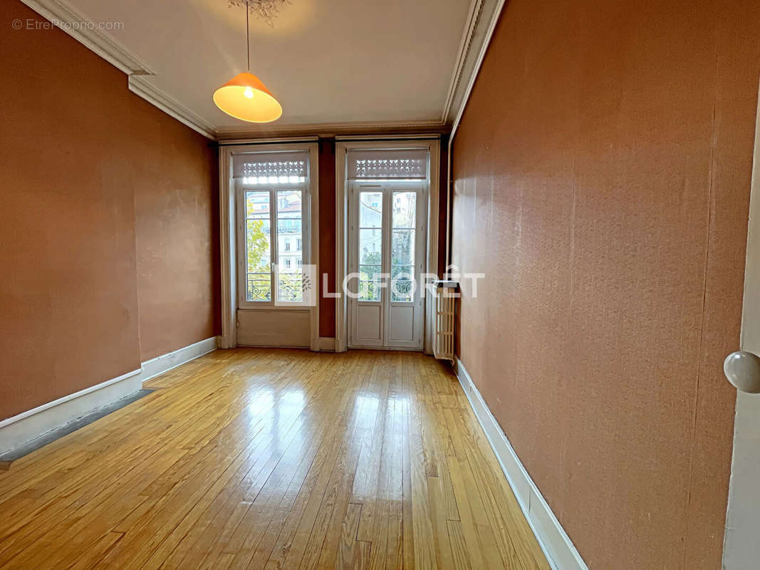 Appartement à SAINT-ETIENNE