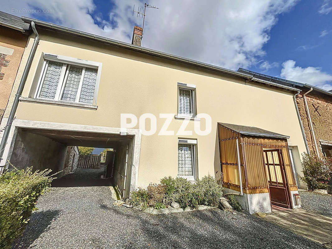 Maison à MONTREUIL-SUR-LOZON