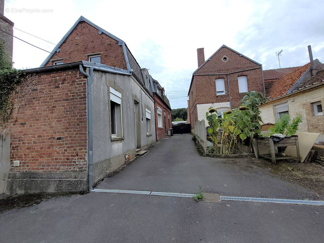 Maison à WALINCOURT-SELVIGNY