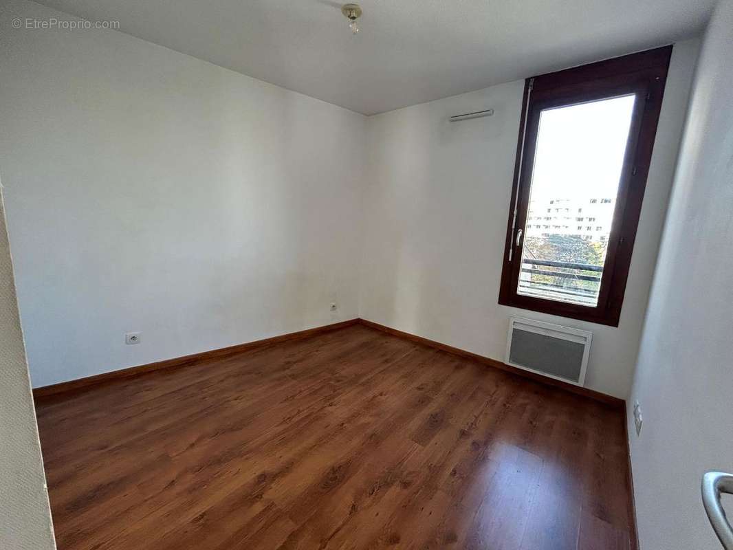   - Appartement à VILLEURBANNE