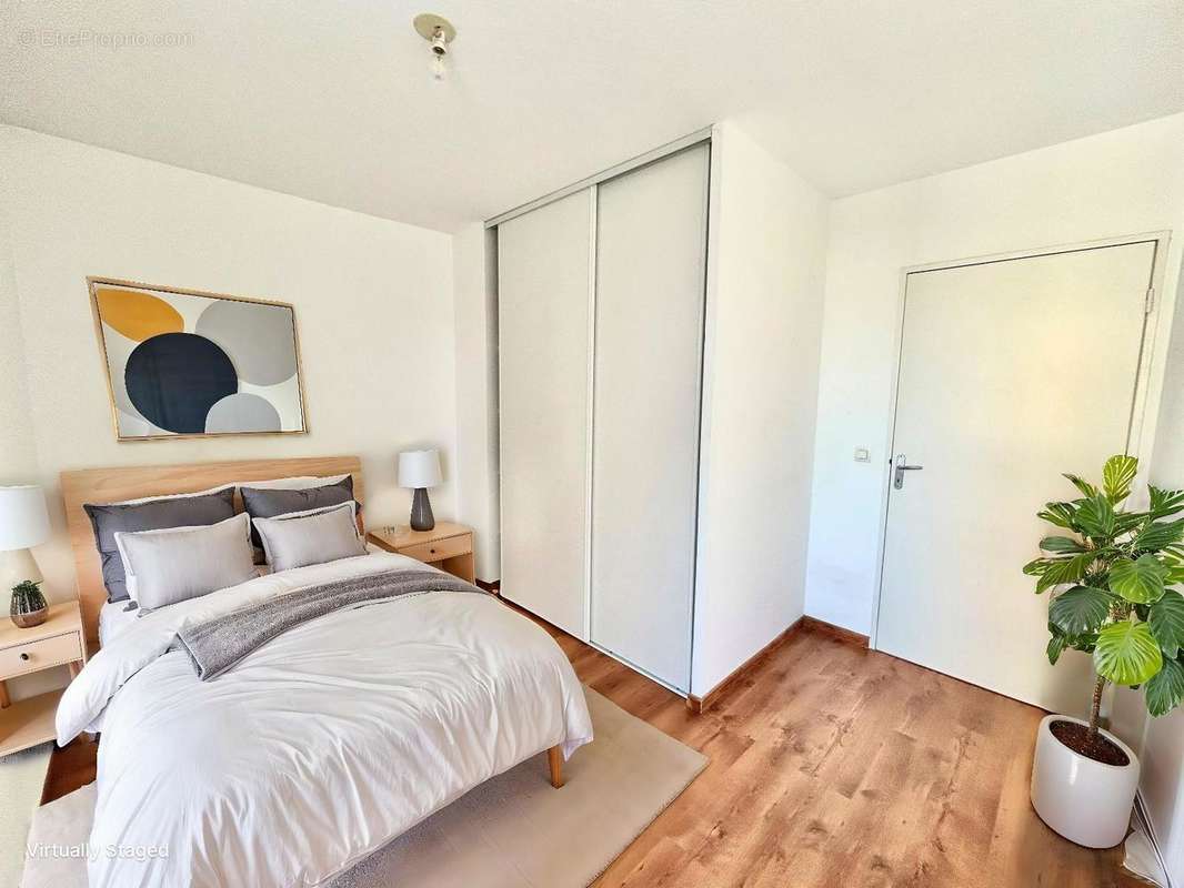   - Appartement à VILLEURBANNE