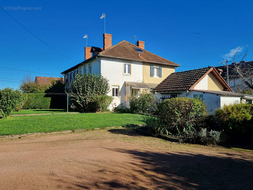 Maison à PARAY-LE-MONIAL