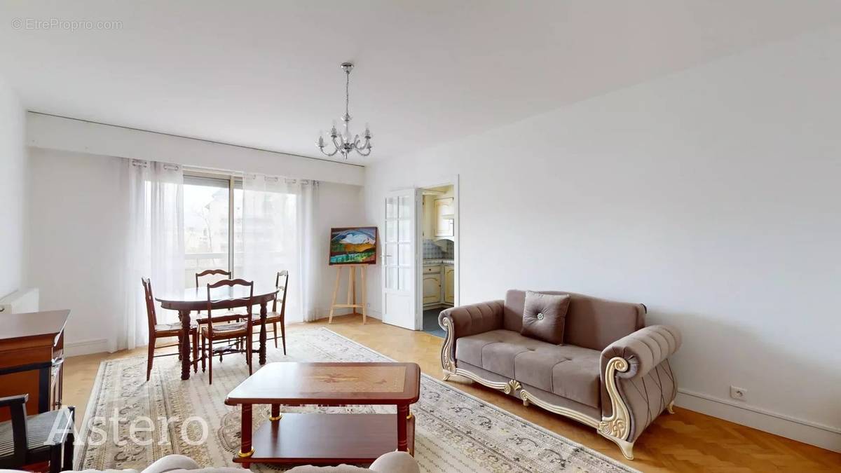 Appartement à NEUILLY-SUR-SEINE