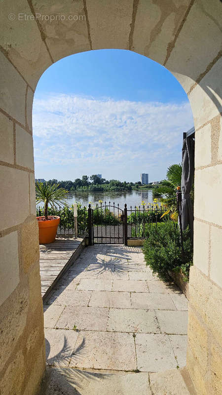 Maison à SAINT-CYR-SUR-LOIRE