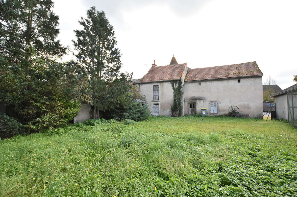 Maison à TREZELLES