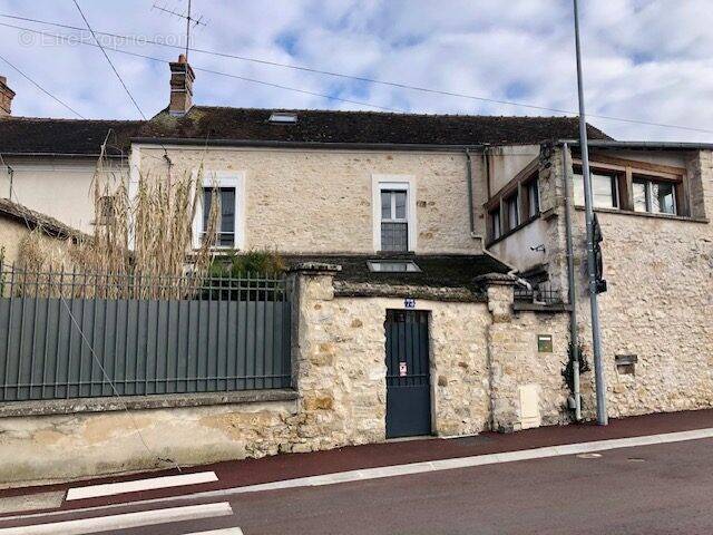 Maison à CHAMPAGNE-SUR-SEINE