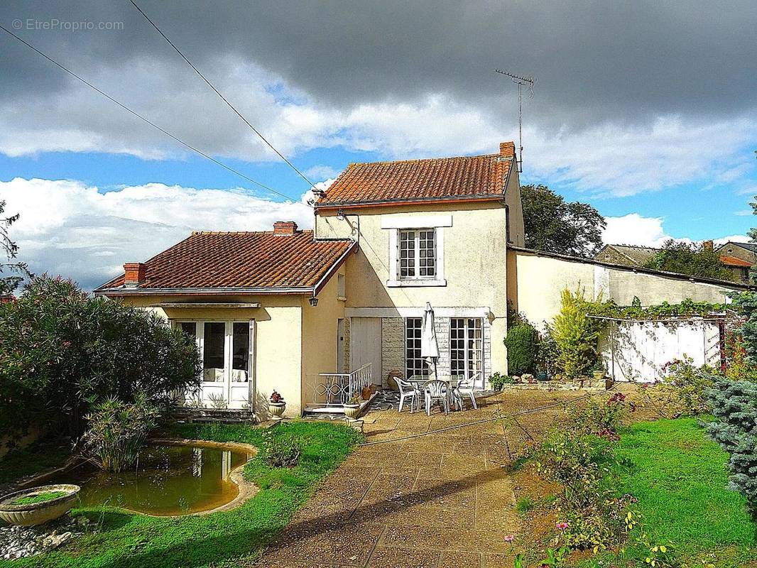   - Maison à SAINT-JEAN-DE-THOUARS