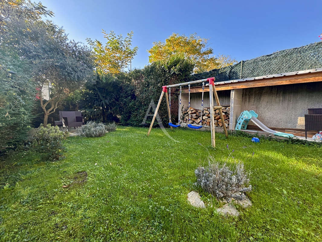 Maison à JOUY-LE-MOUTIER