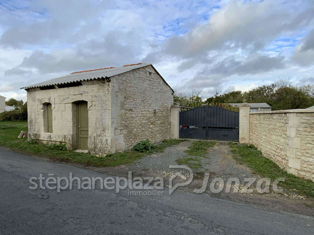 Maison à JONZAC