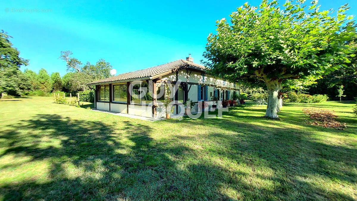 Maison à RION-DES-LANDES