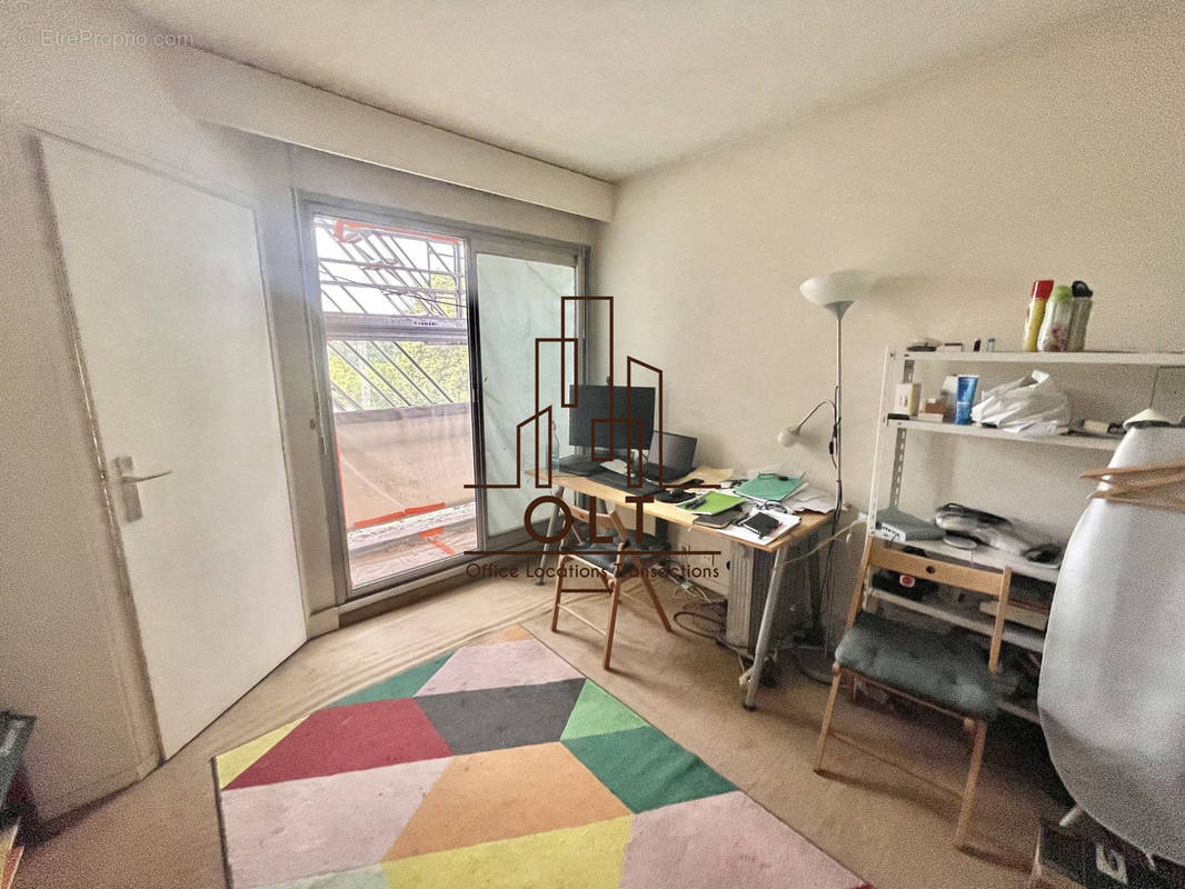 Appartement à COURBEVOIE