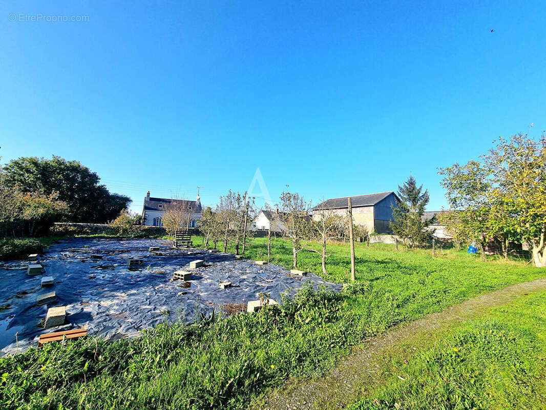 Maison à SAINT-DENIS-D&#039;ANJOU