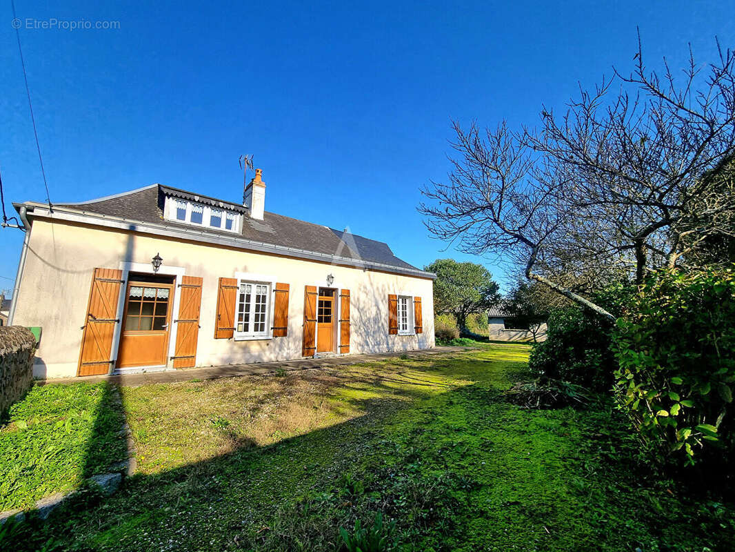 Maison à SAINT-DENIS-D&#039;ANJOU