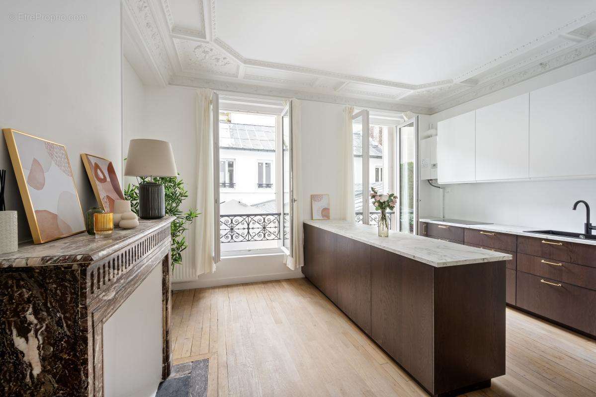 Appartement à PARIS-10E