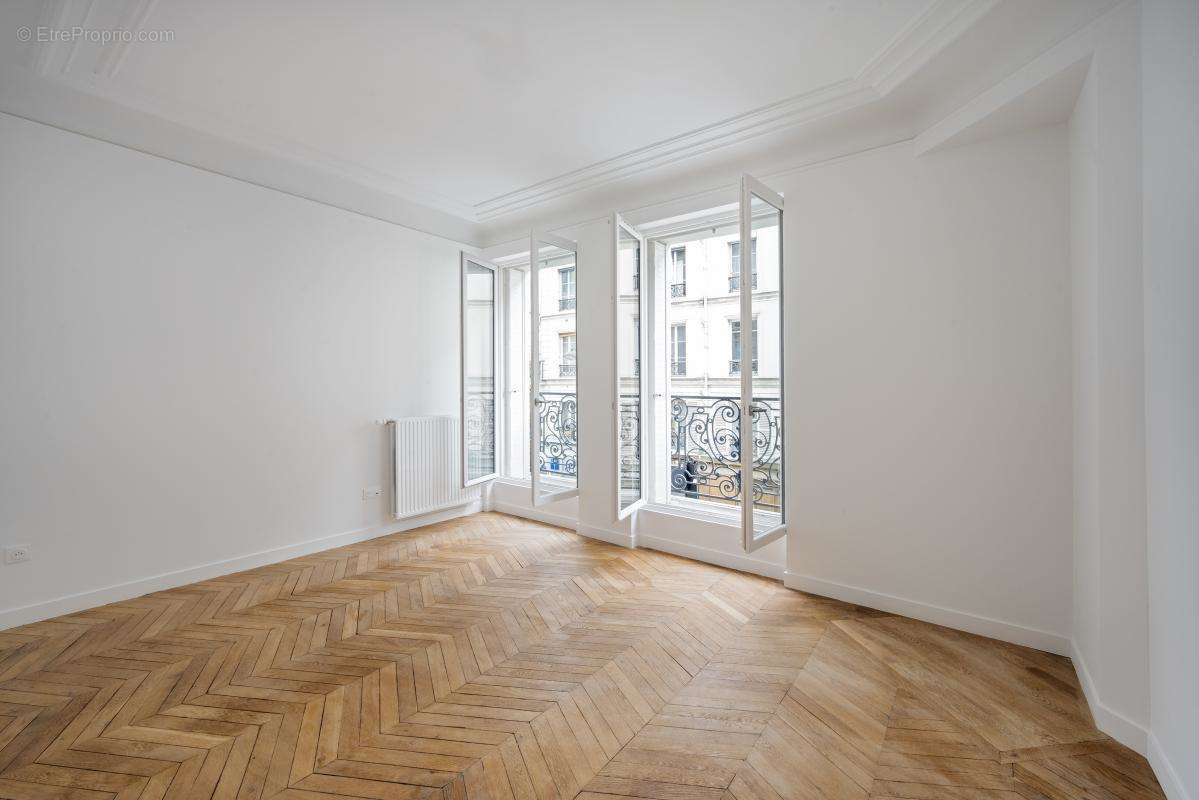 Appartement à PARIS-10E