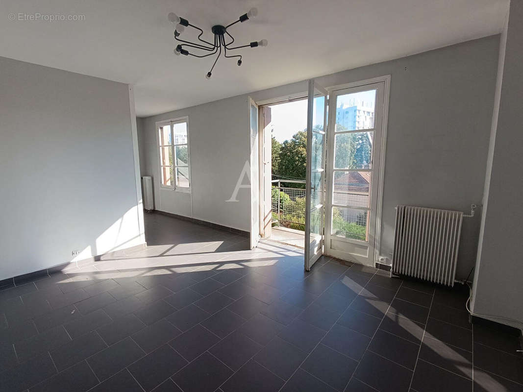 Appartement à ATHIS-MONS