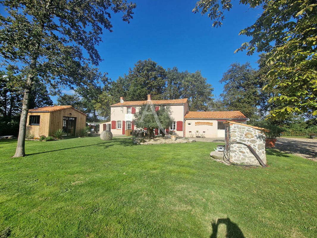 Maison à SAINT-AVAUGOURD-DES-LANDES