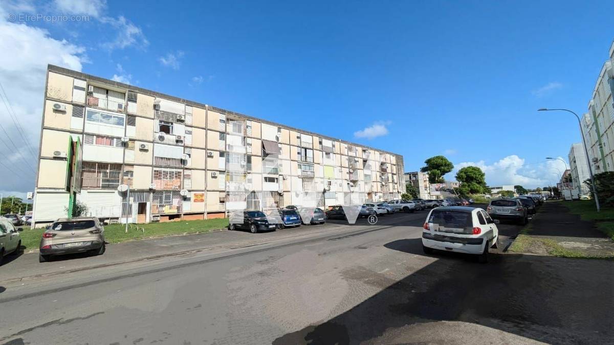 Appartement à LES ABYMES