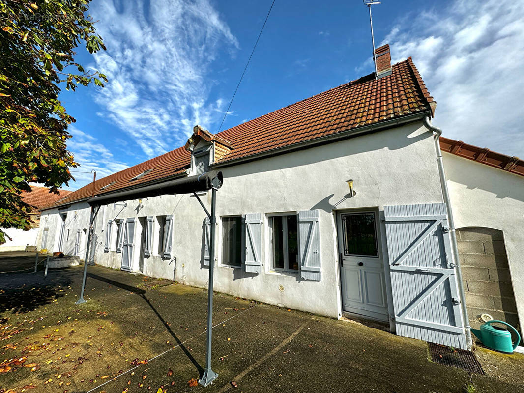 Maison à LAPEYROUSE