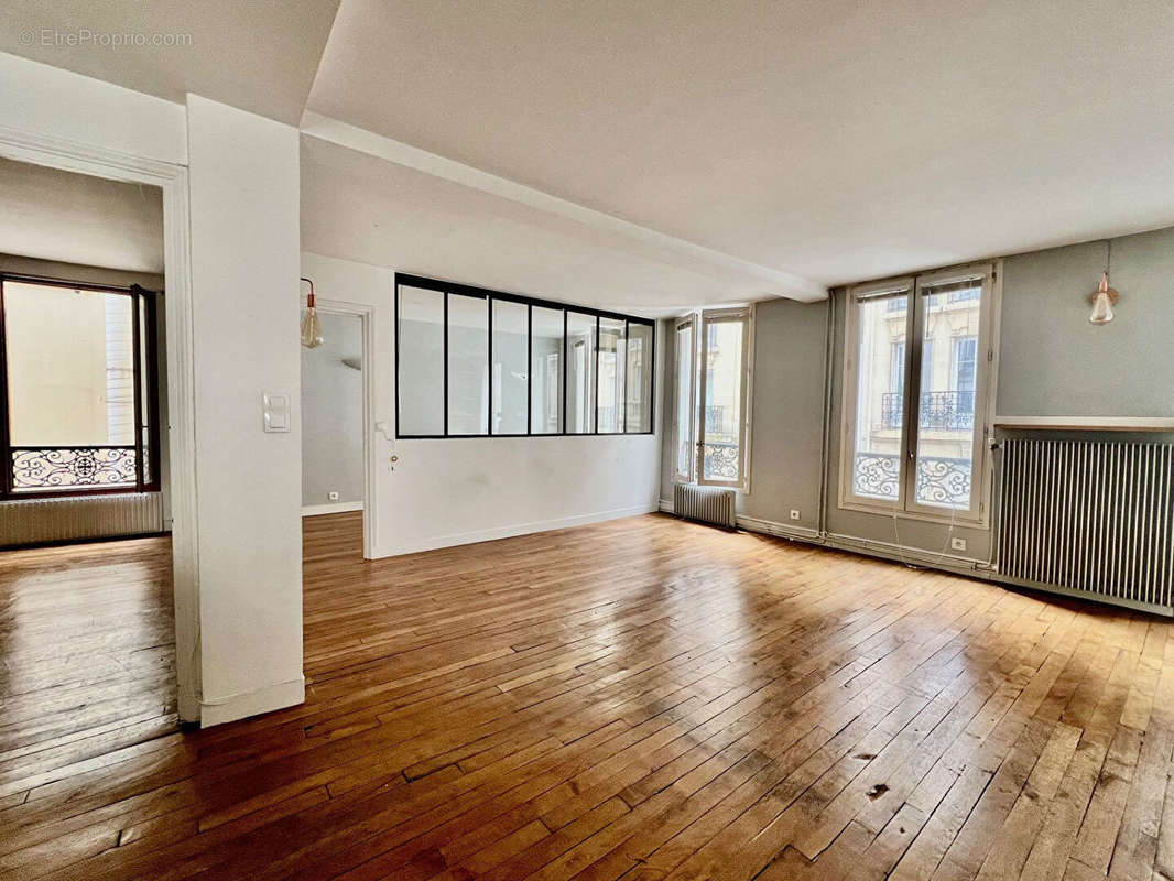 Appartement à PARIS-17E