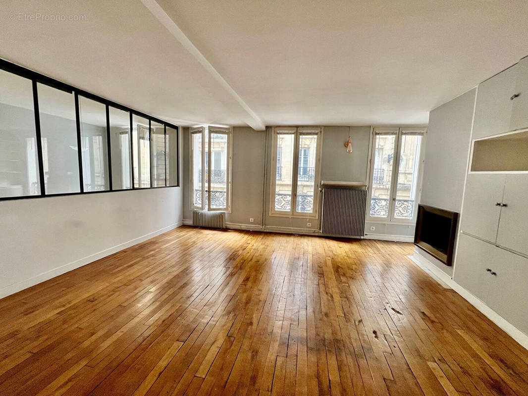 Appartement à PARIS-17E