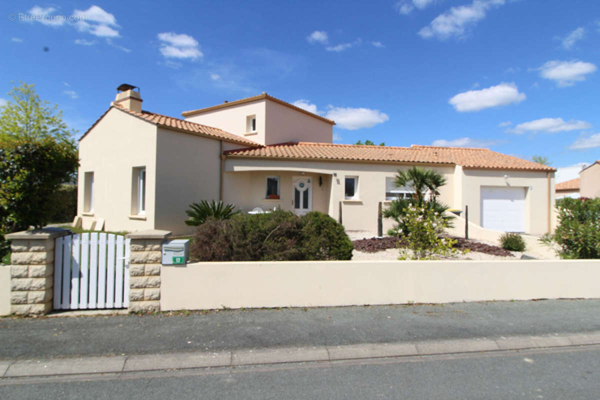 Maison à LANDEVIEILLE