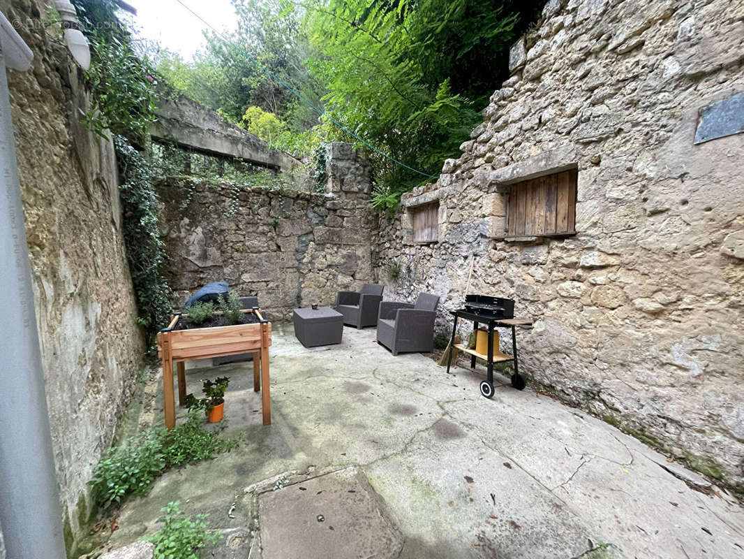 Maison à BAYON-SUR-GIRONDE