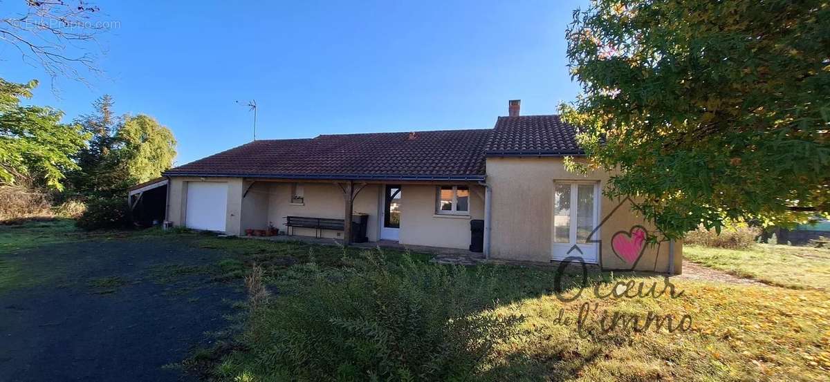 Maison à SAINT-MACAIRE-EN-MAUGES