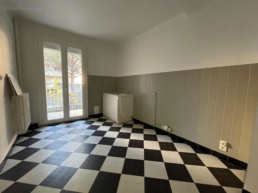   - Appartement à AUBENAS