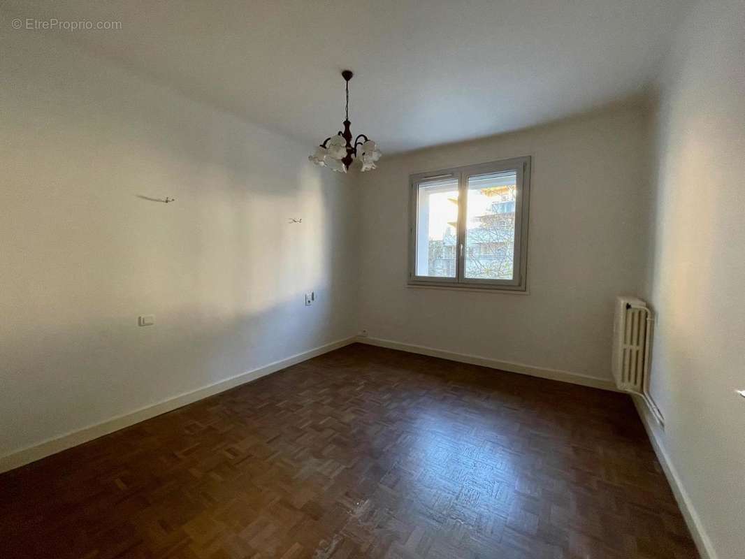   - Appartement à AUBENAS